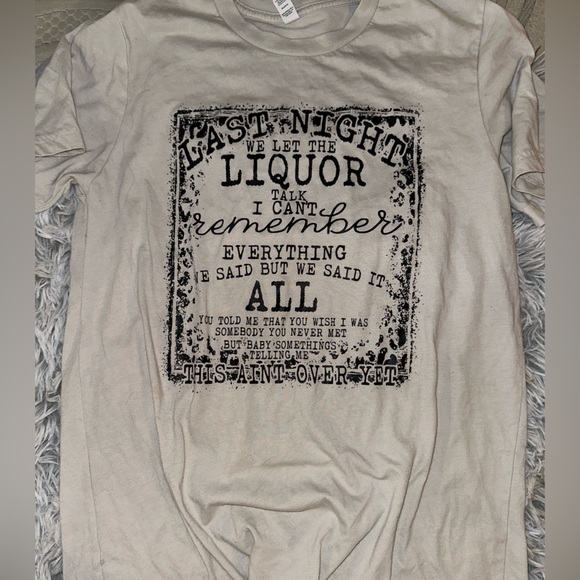 Morgan Wallen Tops - Morgan Wallen ‘Last Night’ Tee🩶